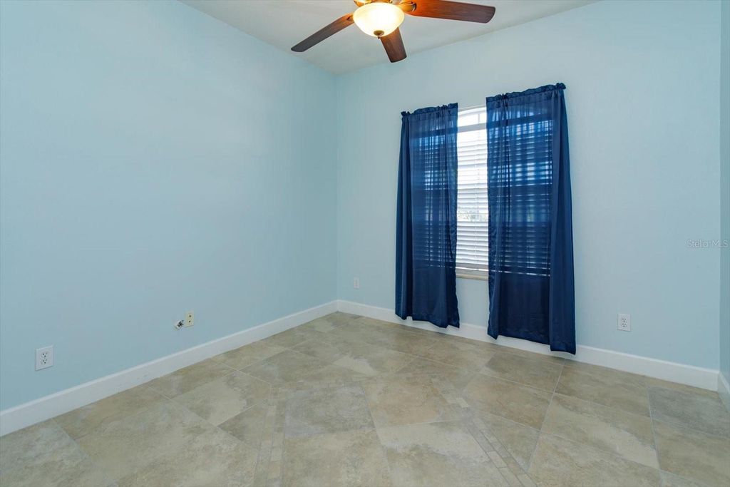 Image 9 of property listing at 12560 KATHERINE CIRCLE, Clermont, FL 34711
