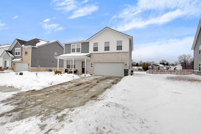 7423 Manor Lake Lane, Indianapolis, IN 46268