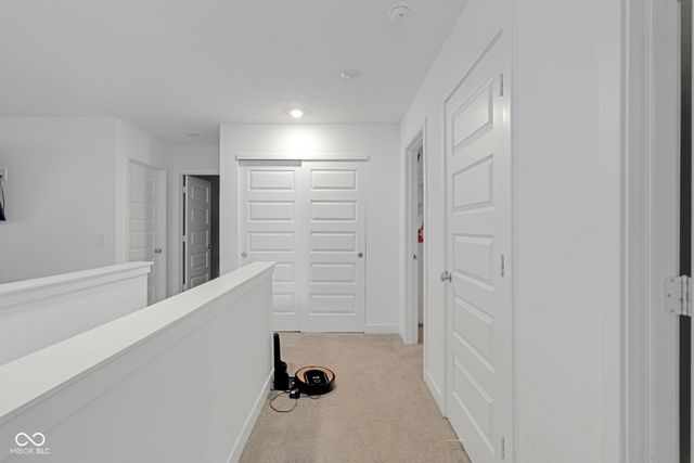 7423 Manor Lake Lane, Indianapolis, IN 46268