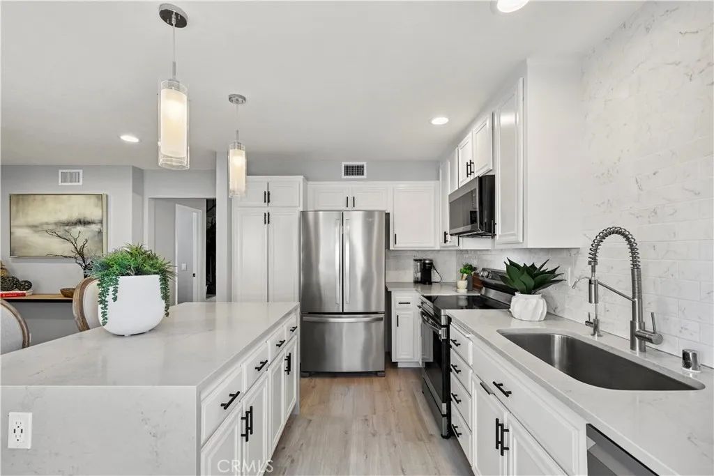 3 Summer Breeze, Irvine, CA 92603