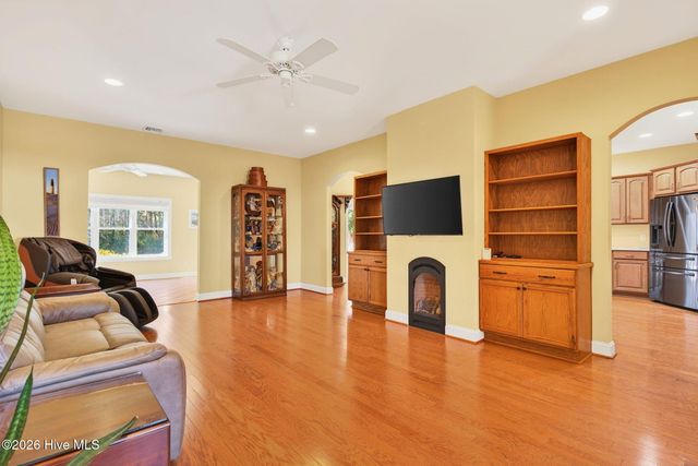 5360 Glennfield Circle SE, Boiling Spring Lakes, NC 28461