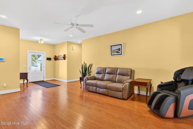 5360 Glennfield Circle SE, Boiling Spring Lakes, NC 28461