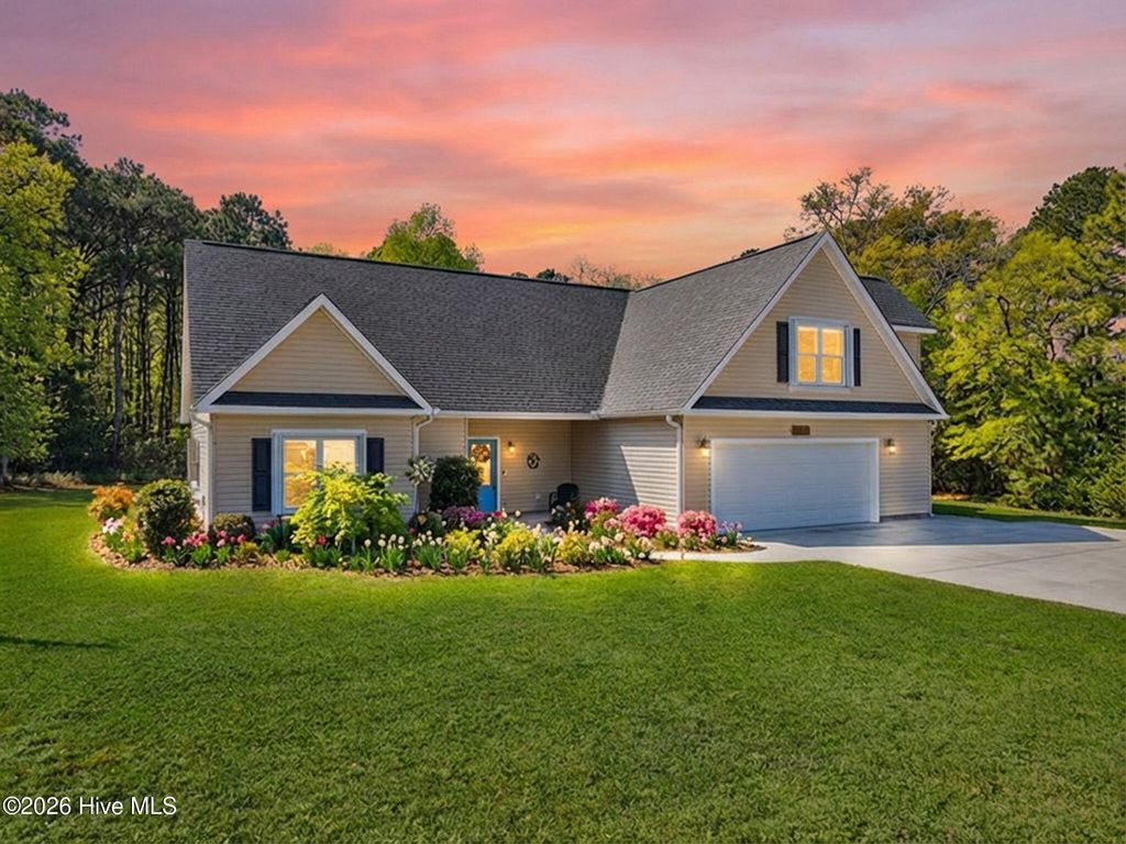 5360 Glennfield Circle SE, Boiling Spring Lakes, NC 28461