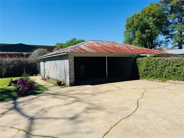 221 W WADDIL Street, Marksville, LA 71351