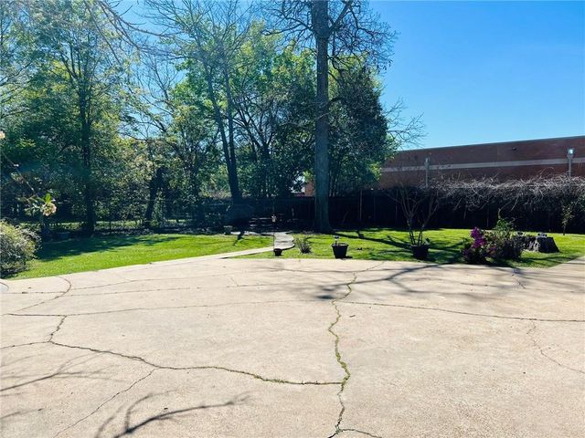 221 W WADDIL Street, Marksville, LA 71351