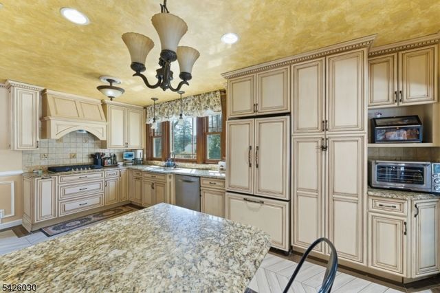 79 Ann St, Dover Town, NJ 07801