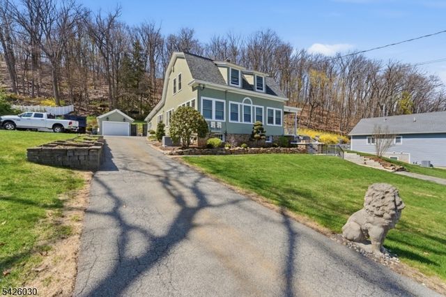 79 Ann St, Dover Town, NJ 07801