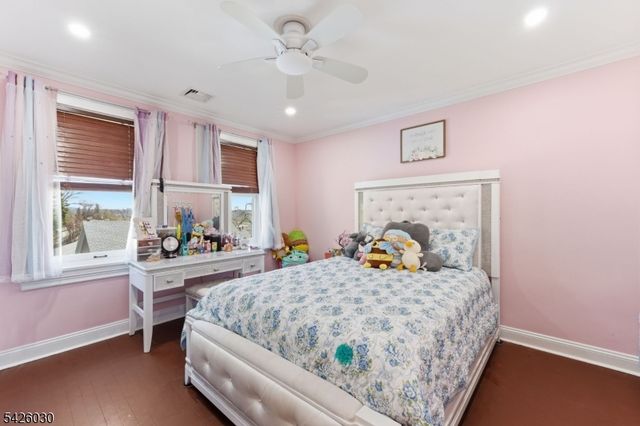 79 Ann St, Dover Town, NJ 07801