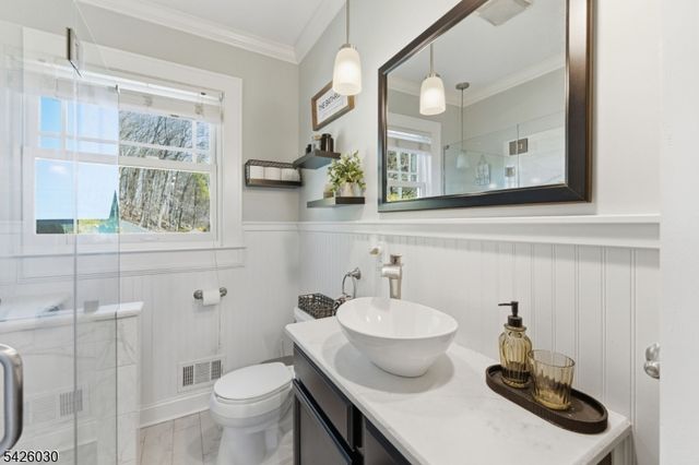 79 Ann St, Dover Town, NJ 07801