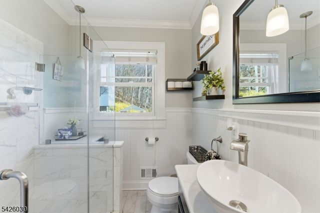 79 Ann St, Dover Town, NJ 07801