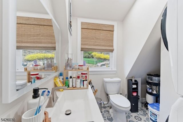 79 Ann St, Dover Town, NJ 07801