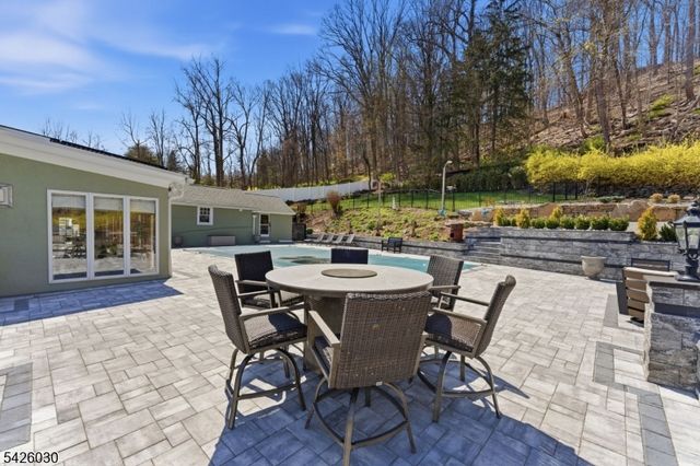 79 Ann St, Dover Town, NJ 07801