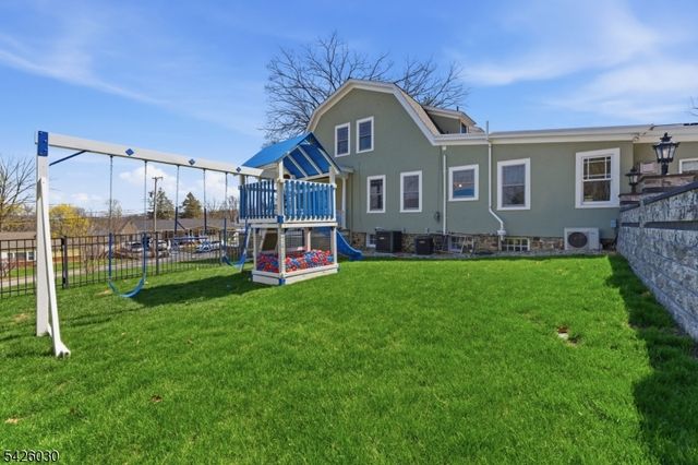 79 Ann St, Dover Town, NJ 07801