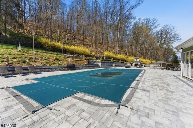 79 Ann St, Dover Town, NJ 07801