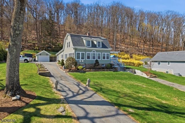 79 Ann St, Dover Town, NJ 07801