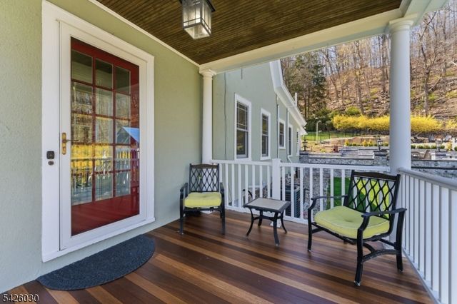 79 Ann St, Dover Town, NJ 07801