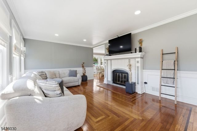 79 Ann St, Dover Town, NJ 07801