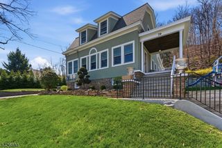 79 Ann St, Dover Town, NJ 07801