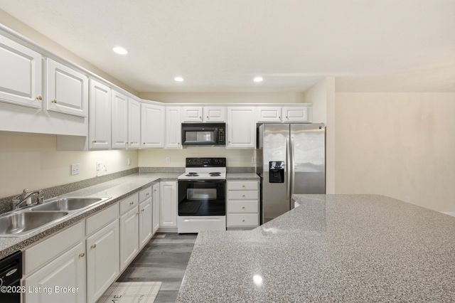 8500 Atrium Dr 201, Louisville, KY 40220