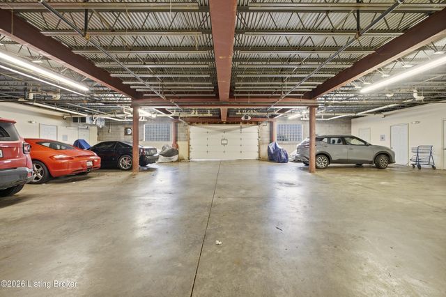 8500 Atrium Dr 201, Louisville, KY 40220