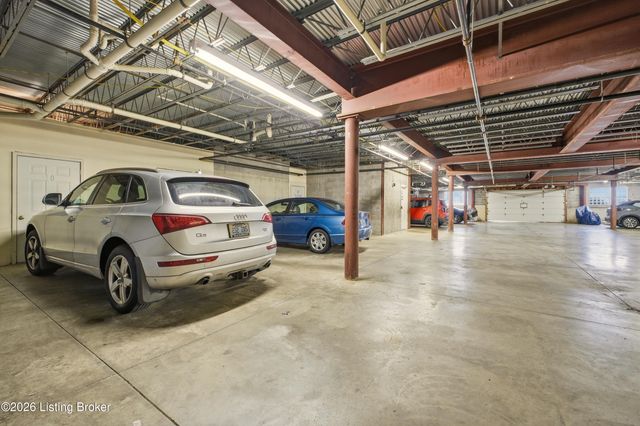 8500 Atrium Dr 201, Louisville, KY 40220