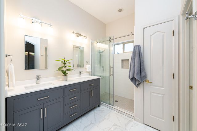 303 E Camino Lomas, Tucson, AZ 85704