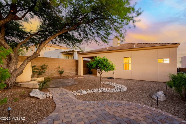 303 E Camino Lomas, Tucson, AZ 85704