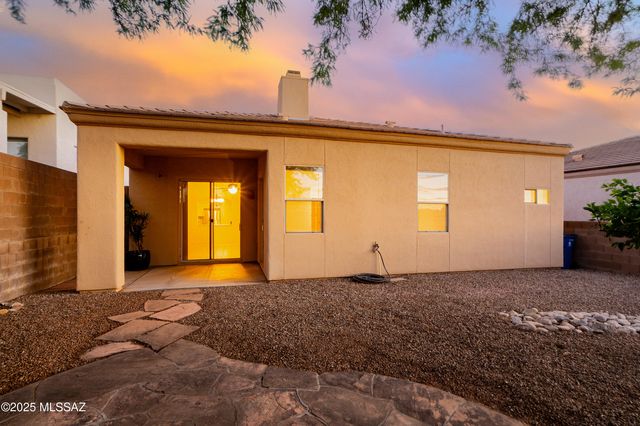 303 E Camino Lomas, Tucson, AZ 85704