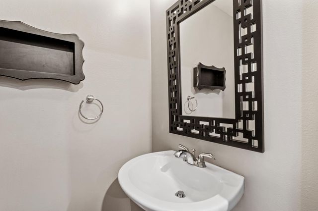 1710 Redwing Cove Drive, Houston, TX 77009