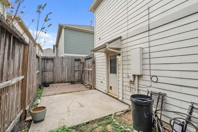 1710 Redwing Cove Drive, Houston, TX 77009