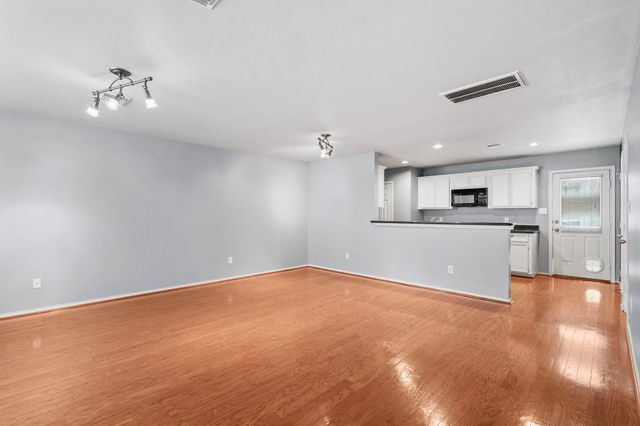 1710 Redwing Cove Drive, Houston, TX 77009