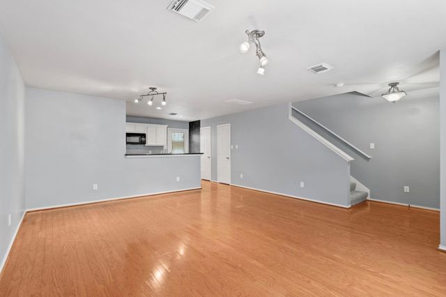 1710 Redwing Cove Drive, Houston, TX 77009