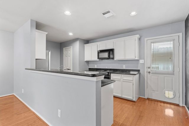 1710 Redwing Cove Drive, Houston, TX 77009