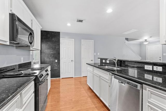 1710 Redwing Cove Drive, Houston, TX 77009