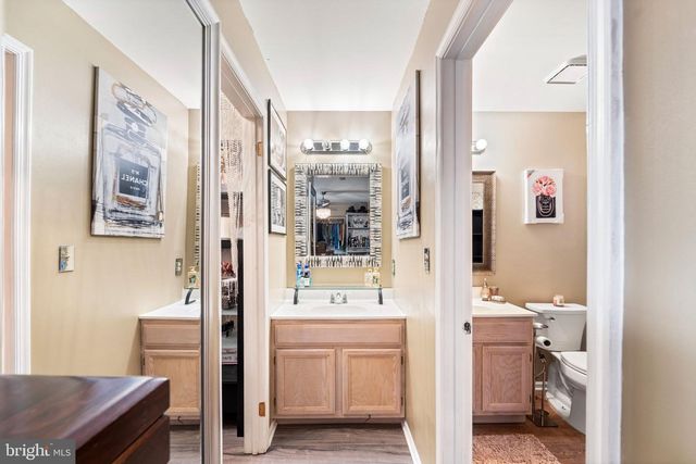 37 WESLEY LN, Burlington, NJ 08016