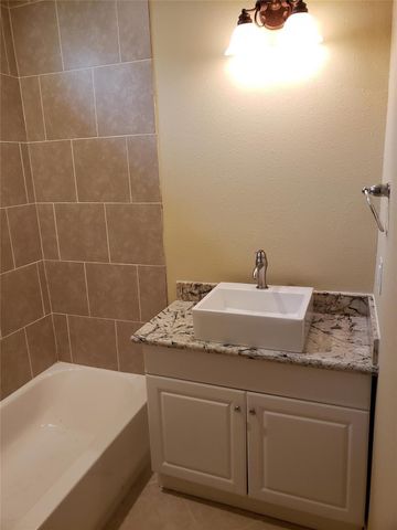 319 Johnson Street B, Pasadena, TX 77506