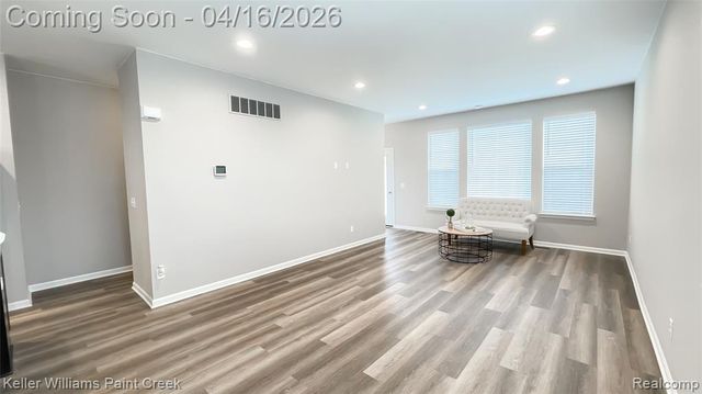 4957 Treeside Lane, Troy, MI 48098