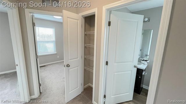 4957 Treeside Lane, Troy, MI 48098