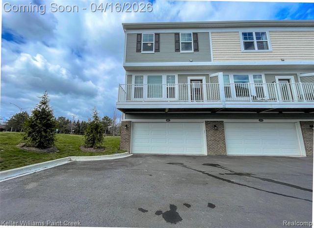 4957 Treeside Lane, Troy, MI 48098