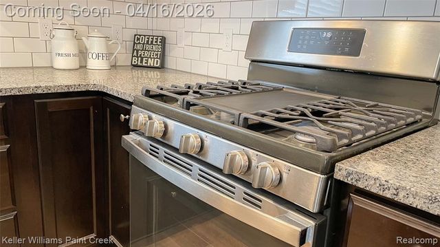 4957 Treeside Lane, Troy, MI 48098