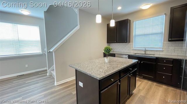 4957 Treeside Lane, Troy, MI 48098
