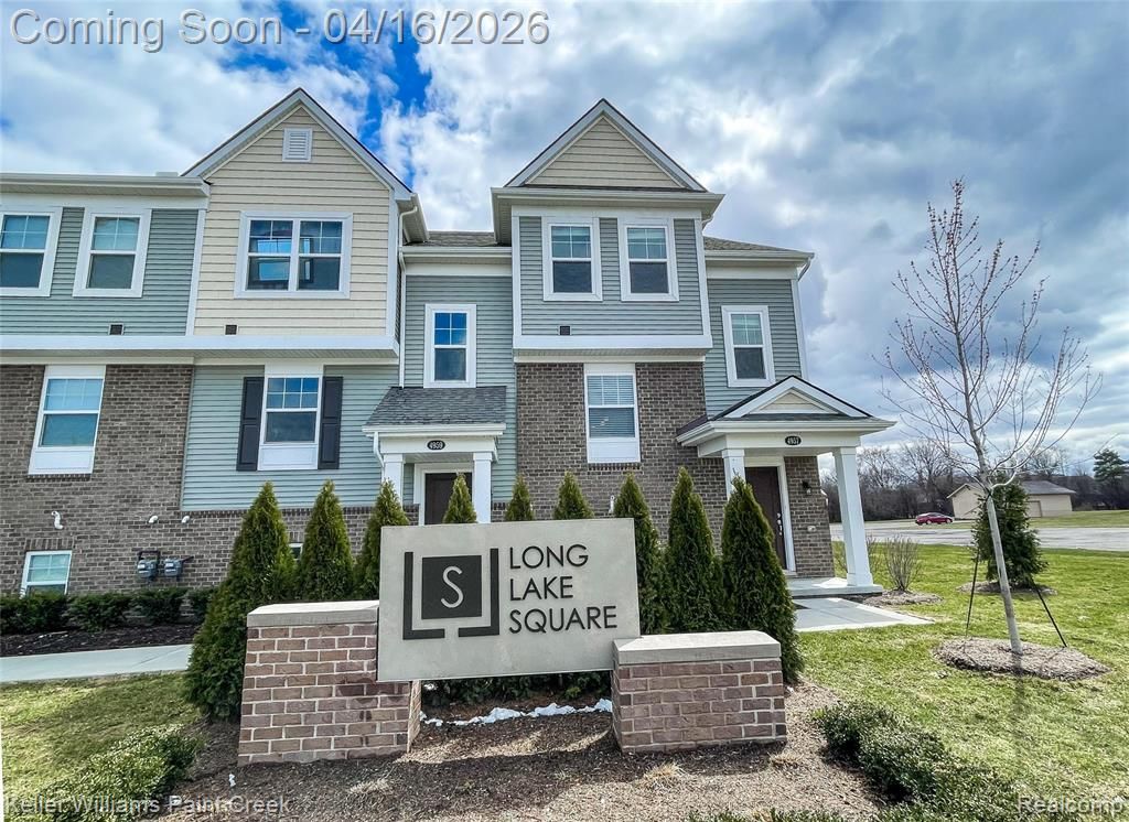 4957 Treeside Lane, Troy, MI 48098