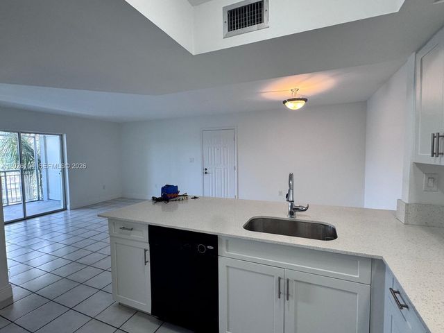 8600 SW 212th St 308, Cutler Bay, FL 33189