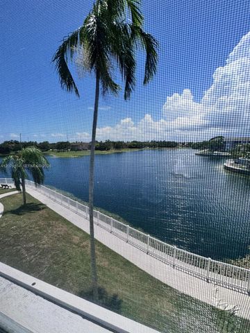8600 SW 212th St 308, Cutler Bay, FL 33189