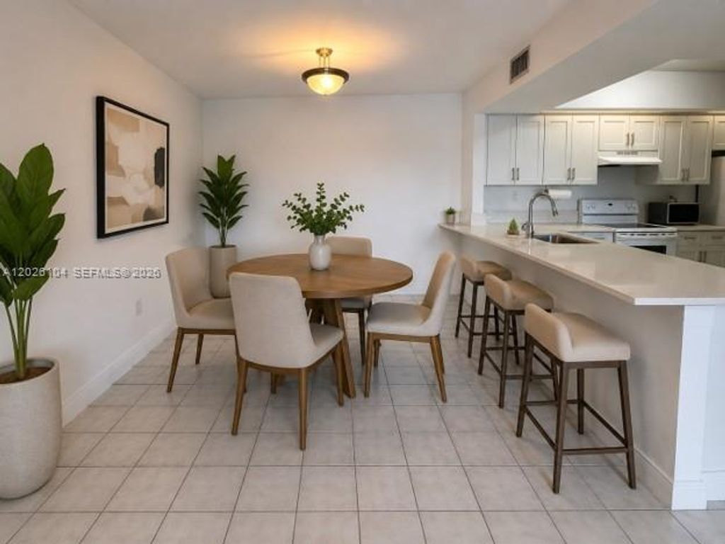 8600 SW 212th St 308, Cutler Bay, FL 33189