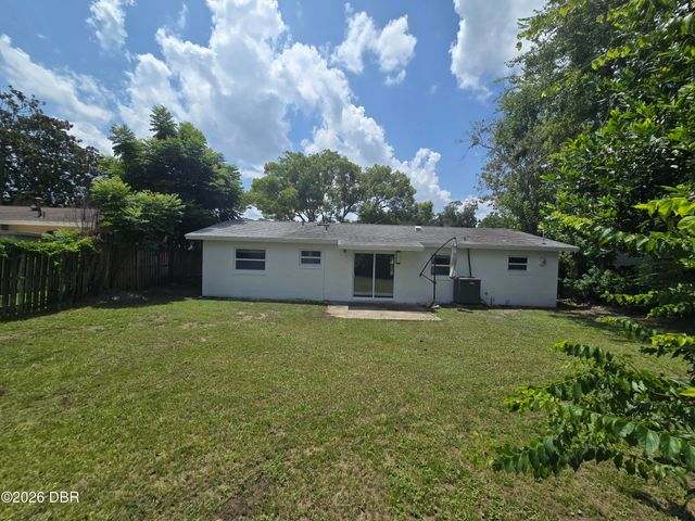 506 Cambridge Circle, South Daytona, FL 32119