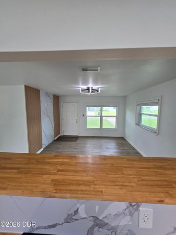 506 Cambridge Circle, South Daytona, FL 32119