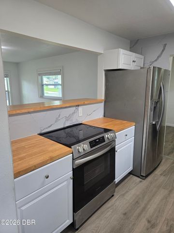 506 Cambridge Circle, South Daytona, FL 32119