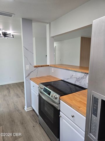 506 Cambridge Circle, South Daytona, FL 32119