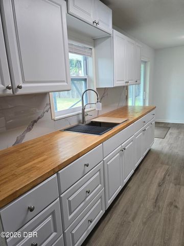 506 Cambridge Circle, South Daytona, FL 32119